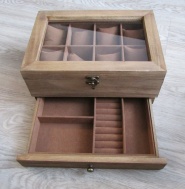 Dřevěný prosklený box - kazeta na hodinky