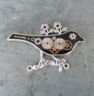 ČERNÝ PTÁČEK - brož z hodinek, steampunk