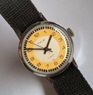 ! PRIM černé okruží-okrový ciferník - pěkný STAV !