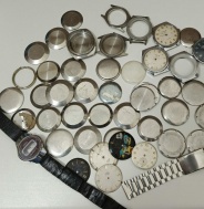 Pouzdra,dýnka , číselníky.