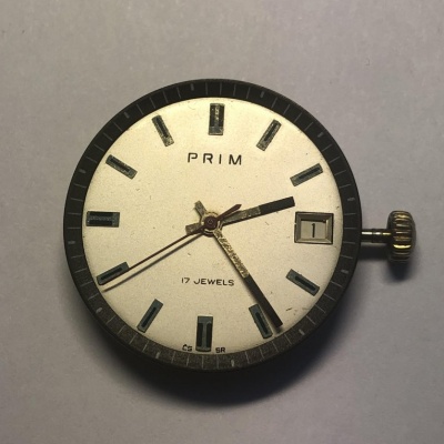 Prodám funkční strojek PRIM kal.68.3 s číselníkem a armovákem