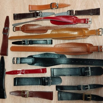 Mix Řemínku NEPOUŽITÉ ,,2,,