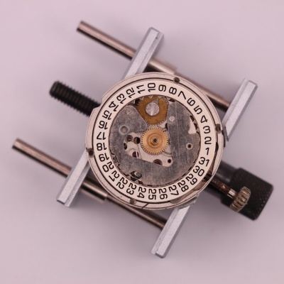 Prim - (2) NEOZNAČENÝ Strojek kalibr 96 pro Prim Automatic