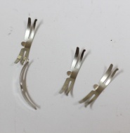 4x pružná uchytka do pouzdra