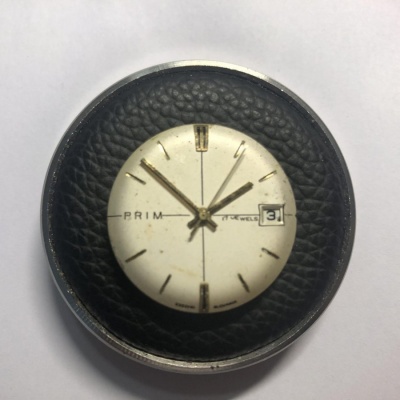 Prodám funkční strojek PRIM kalibr 68.4 s číselníkem terč