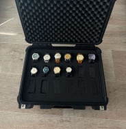 Kufr na hodinky - polepen dřevěným logem PRIM