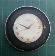 Prodám funkční strojek PRIM kalibr 66.4  po servisu s číselníkem a ručkama