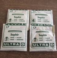 VELKÁ SKLÍČKA NA NÁRAMKOVÉ HODINKY, BROUŠENÁ, STERNKREUZ, SAFÍROVÁ, 4 kusy