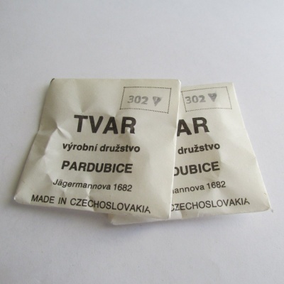 302 - 302V - SKLO TVAR PARDUBICE NA HODINKY PRIM