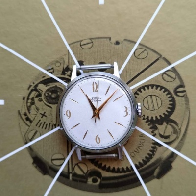 Hodinky PRIM - "55"- LABUŤ- r. v. 1960 Krásný stav.