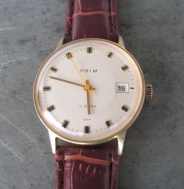 Hodinky PRIM ve zlaceném pouzdře - typ 68 440 3 z roku 1981