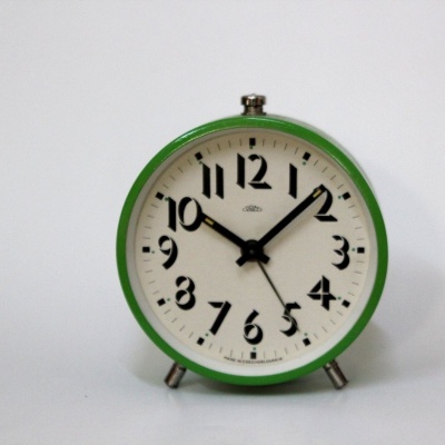 budík Prim B 70, jako nový, funkční, zelený