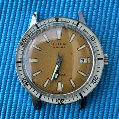 ZACHOVALÉ HODINKY PRIM SPORT I OKROVÉ