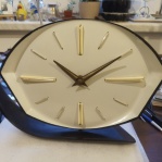 Krásné bakelitové hodiny prim 