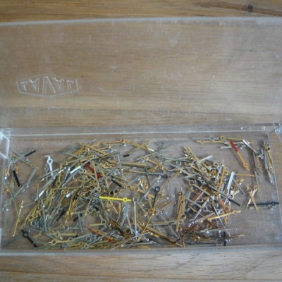 KONVOLUT RUČIČKY NEPOUŽITÉ