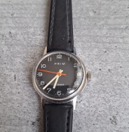 Chlapecké hodinky černý číselník top stav!!!