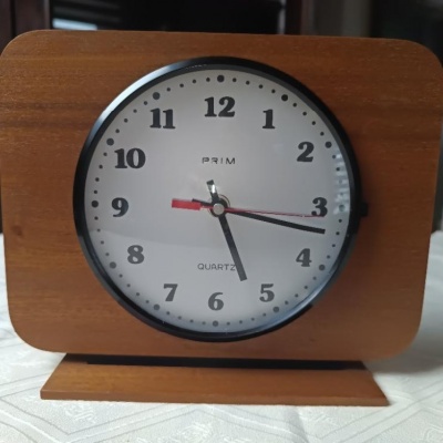 STOLNÍ HODINY PRIM QUARTZ