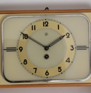 nástěnné hodiny Chronotechna, funkční, pěkný stav