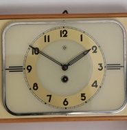 nástěnné hodiny Chronotechna, funkční, pěkný stav