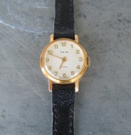 Dámské náramkové hodinky PRIM ve zlaceném pouzdře z roku 1974 - typ 80 034 3