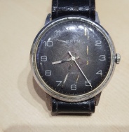 Prim hnedy číselník.