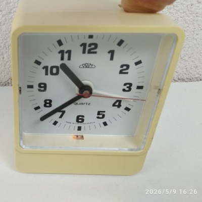 budík plastový s osvětlením č.293