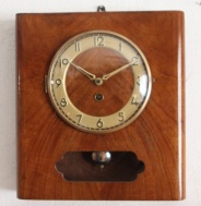 nástěnné hodiny Chronotechna, funkční, pěkný stav