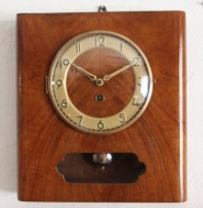 nástěnné hodiny Chronotechna, funkční, pěkný stav