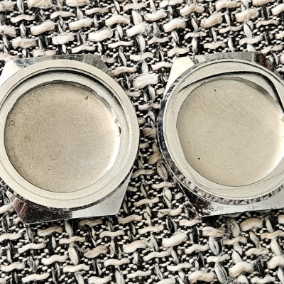 2x Pouzdra  na hodinky  Prim  