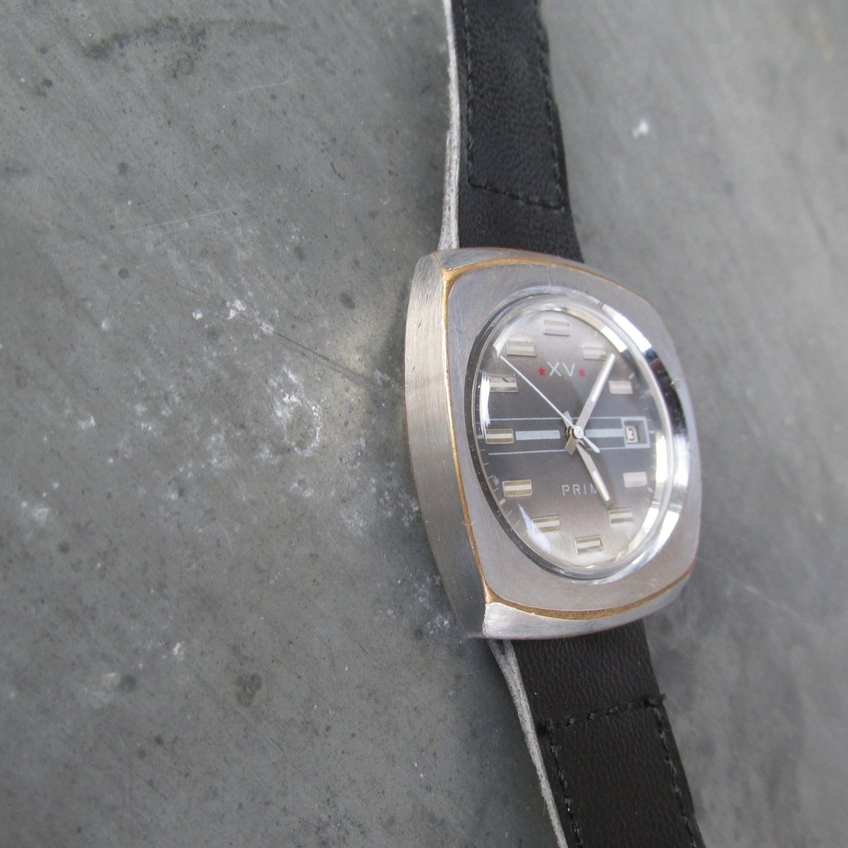 Hodinky Prim pro XV. sjezd KSČ 