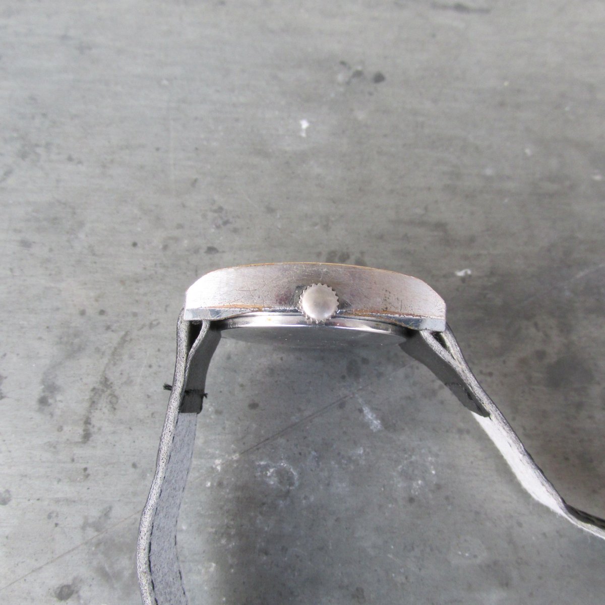 Hodinky Prim pro XV. sjezd KSČ 