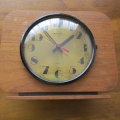 DŘEVĚNÉ STOLNÍ HODINY PRIM QUARTZ, FUNKČNÍ RETRO HODINY