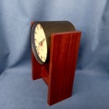 Dřevěné hodiny z masivu PRIM Quartz "KAPLIČKA"