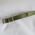 ŘEMÍNEK NATO - KHAKI PROUŽKY O ŠÍŘI 18mm S NEREZOVÝM KOVÁNÍM