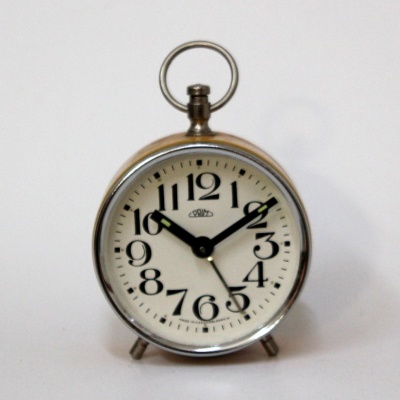 budík Prim B 71, jako nový, funkční, oranžový, malý