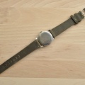 Šedý kožený řemínek 18 mm, ručně šitý